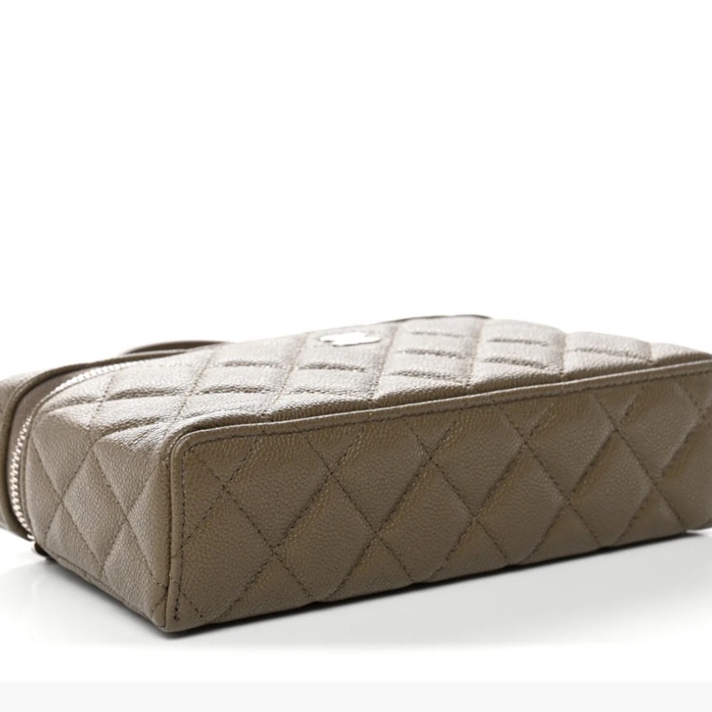 CHANEL Caviar Quilted Top Handle Vanity with Chain - Picture 3 of 4